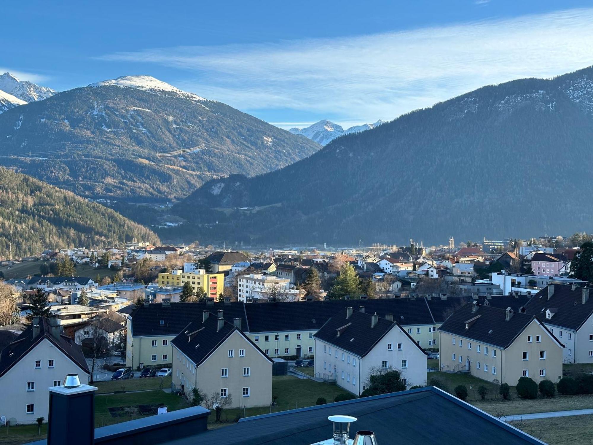 Geraeumiges Sonniges Apartment Mit Bergblick Имст Экстерьер фото